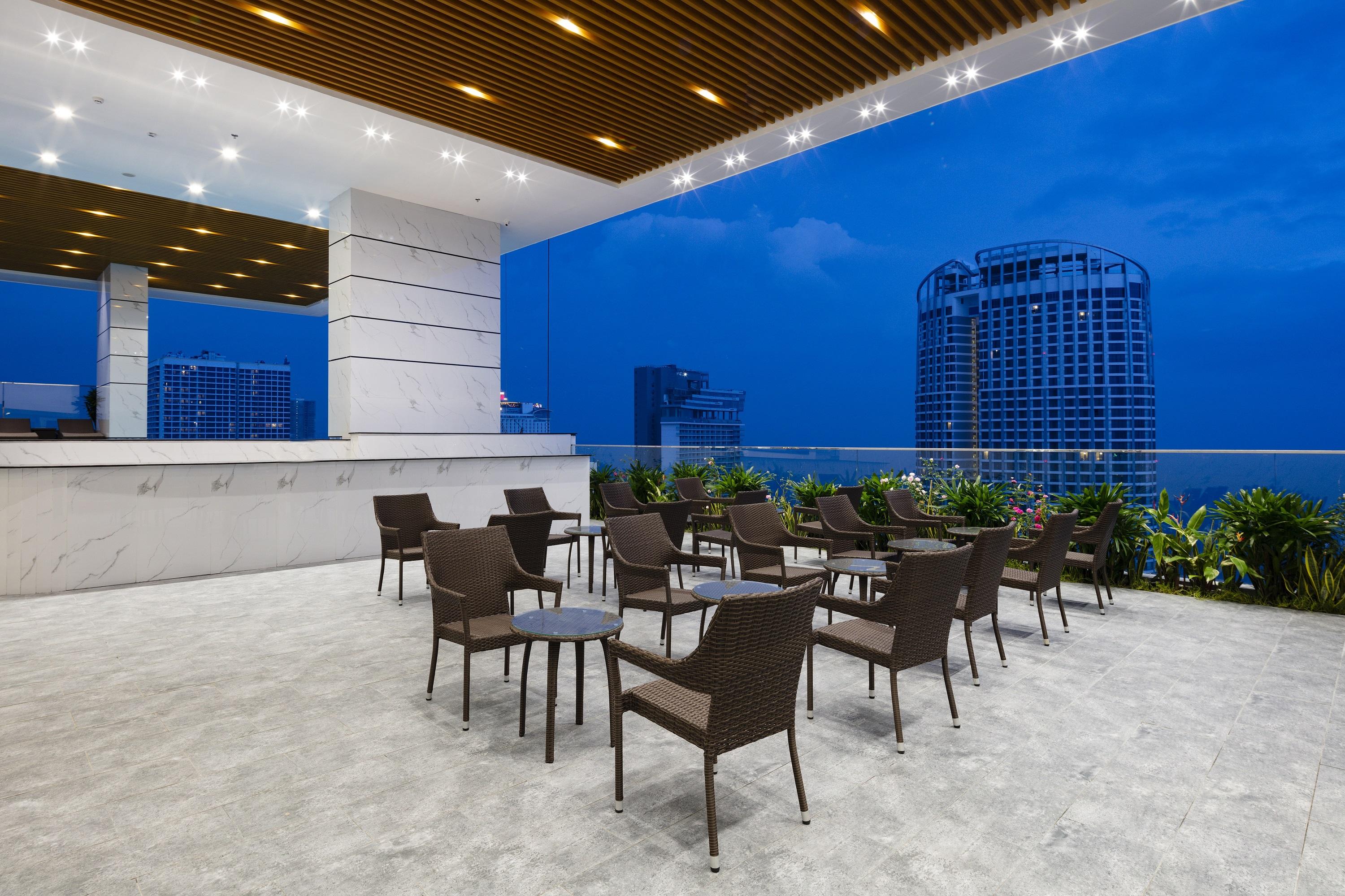 Virgo Hotel Nha Trang Luaran gambar Sky Bar